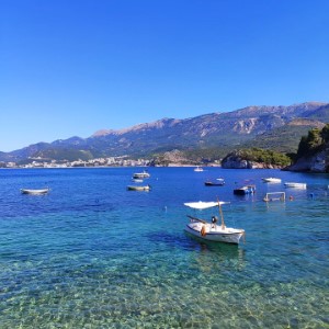 Sveti Stefan et Budva, sur la côte adriatique du Monténégro 🇲🇪 🌊.#montenegro